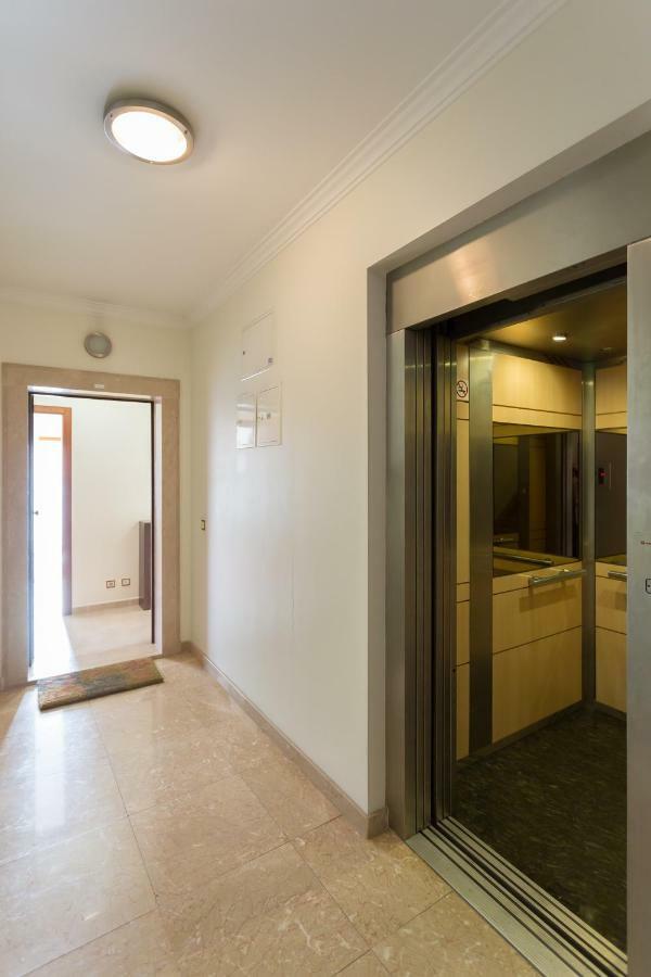Apartamento Praia סאו מרטיניו דו פורטו מראה חיצוני תמונה
